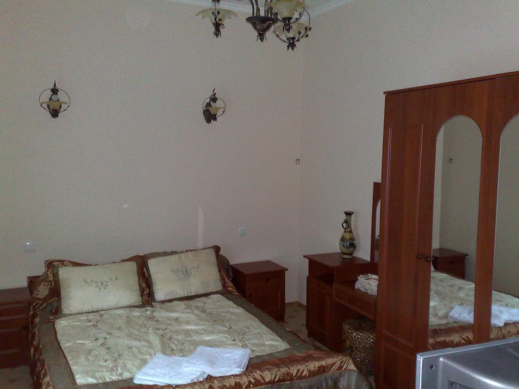 Ekaterininskaya Apartments Odessa Phòng bức ảnh